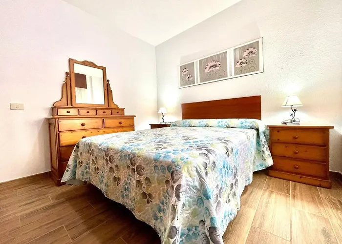 Urb. Palmeras Del Sur Con Piscina 아데제