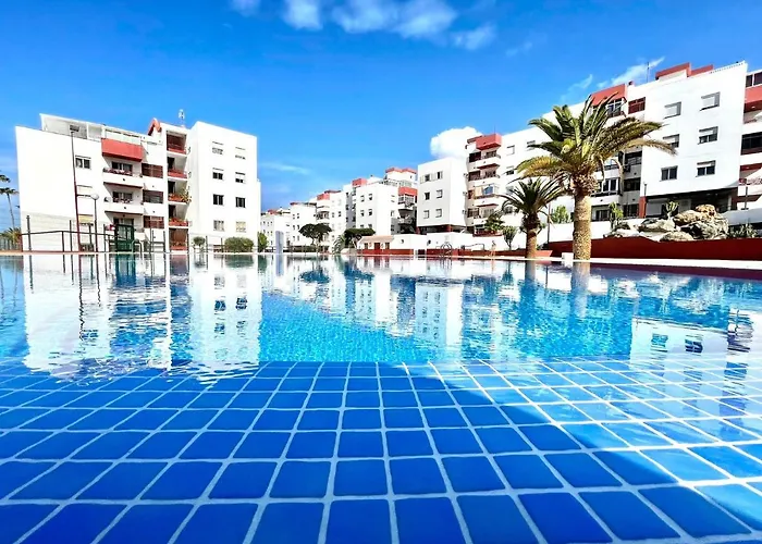 Urb. Palmeras Del Sur Con Piscina * 아데제