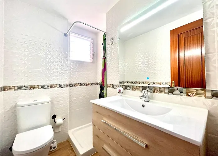 Urb. Palmeras Del Sur Con Piscina アデヘ