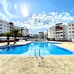 Apartamento Urb. Palmeras Del Sur Con Piscina